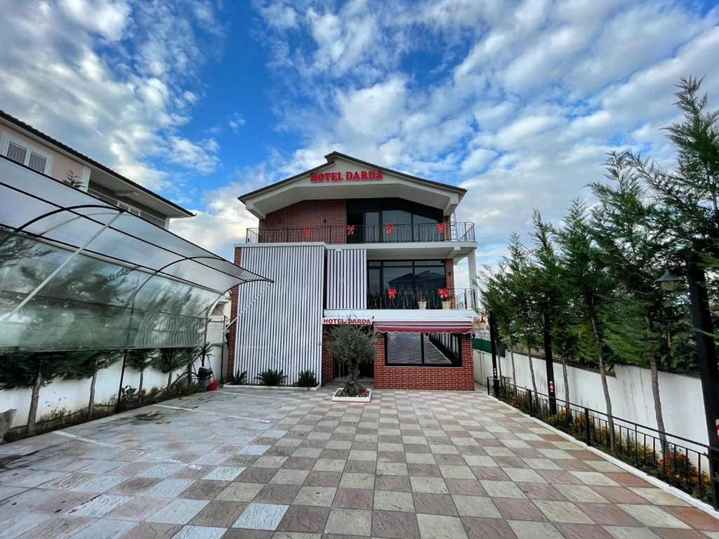 Hotel Darda Kamez Buitenkant foto